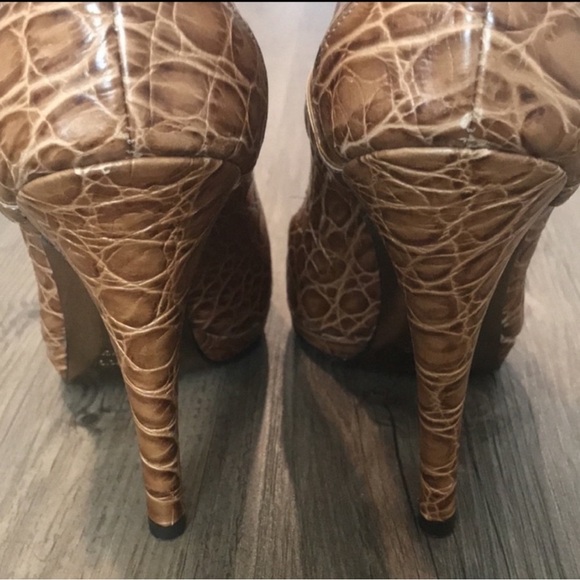 Roberto Cavalli Vintage Crocodile Embossed Leather Peep Toe Shoes - Picture 9 of 11